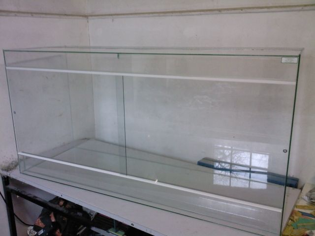 Großes Terrarium NEU 150x60x80cm - Reptilien - Rüsselsheim